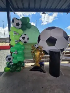 Decoración Premium de Fútbol con Globos Orgánicos